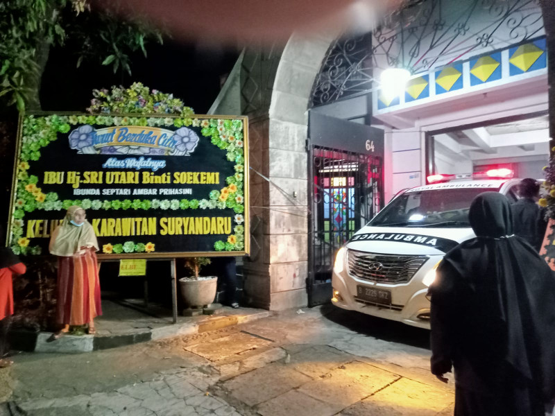 Ambulance Medical dan Non Medical VIP