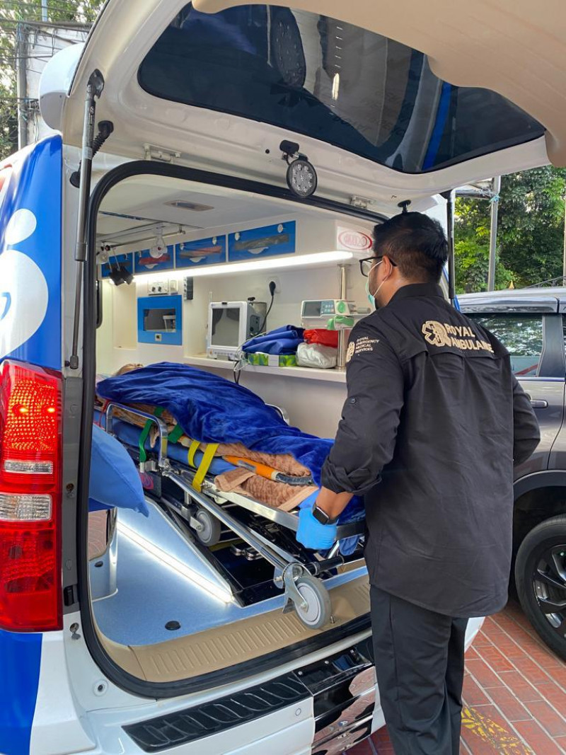 Ambulance Medical dan Non Medical VIP