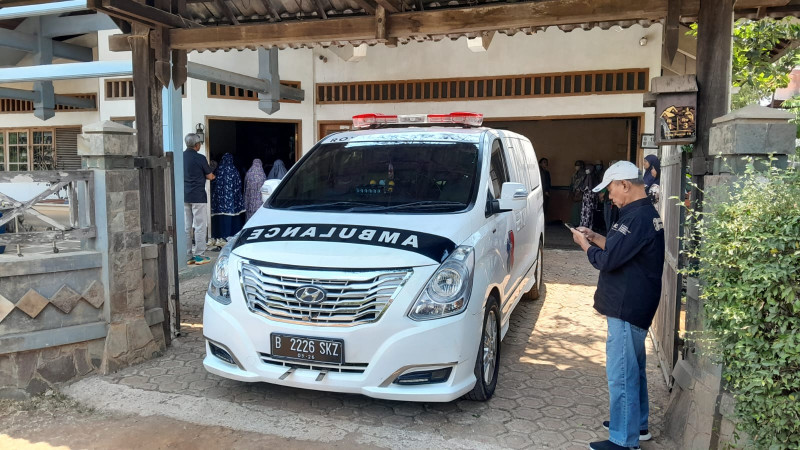 Ambulance Medical dan Non Medical VIP